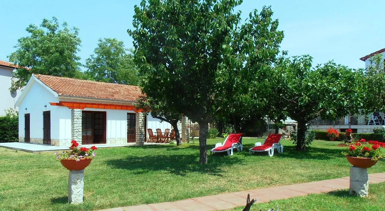 Holiday Home Linet Funtana